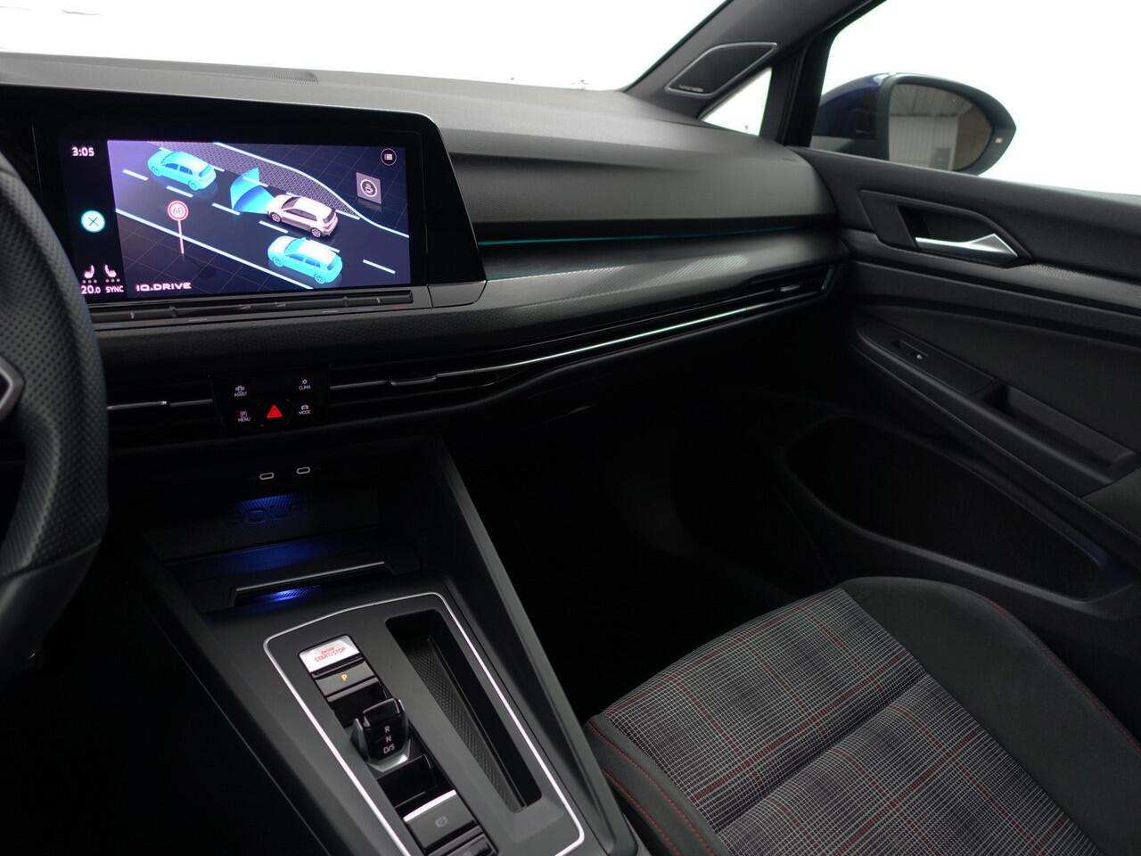 Volkswagen GOLF 2.0 TSI GTI Aut- Panoramadak, Harman Kardon, Sfeerverlichting, Stuur/Stoelverwarming, Park Pilot