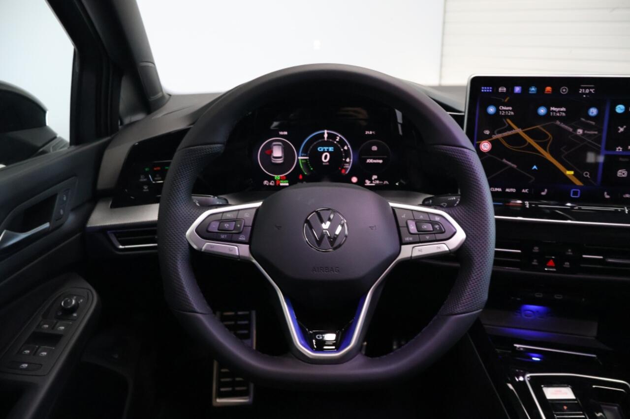 Volkswagen GOLF 1.5 eHybrid GTE 272pk | Panoramadak | Matrix | Trekhaak elektr.