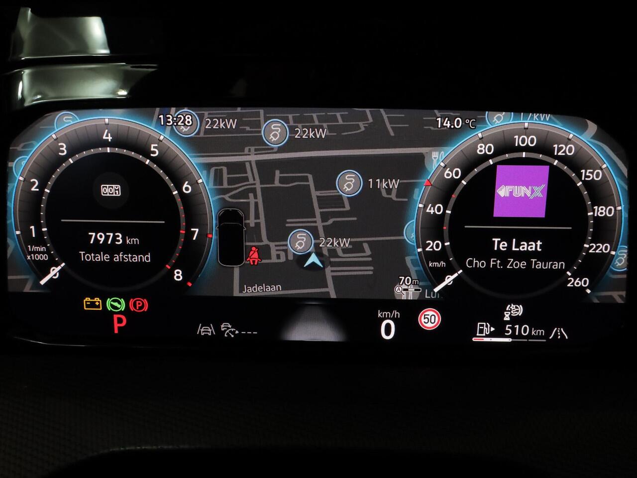 Volkswagen GOLF 1.5 eTSI 50 Jahre Edition 150 pk Automaat (DSG) | Navigatie | Panoramadak | Parkeersensoren | Achteruitrijcamera | Matrix LED koplampen | Stoelverwarming |