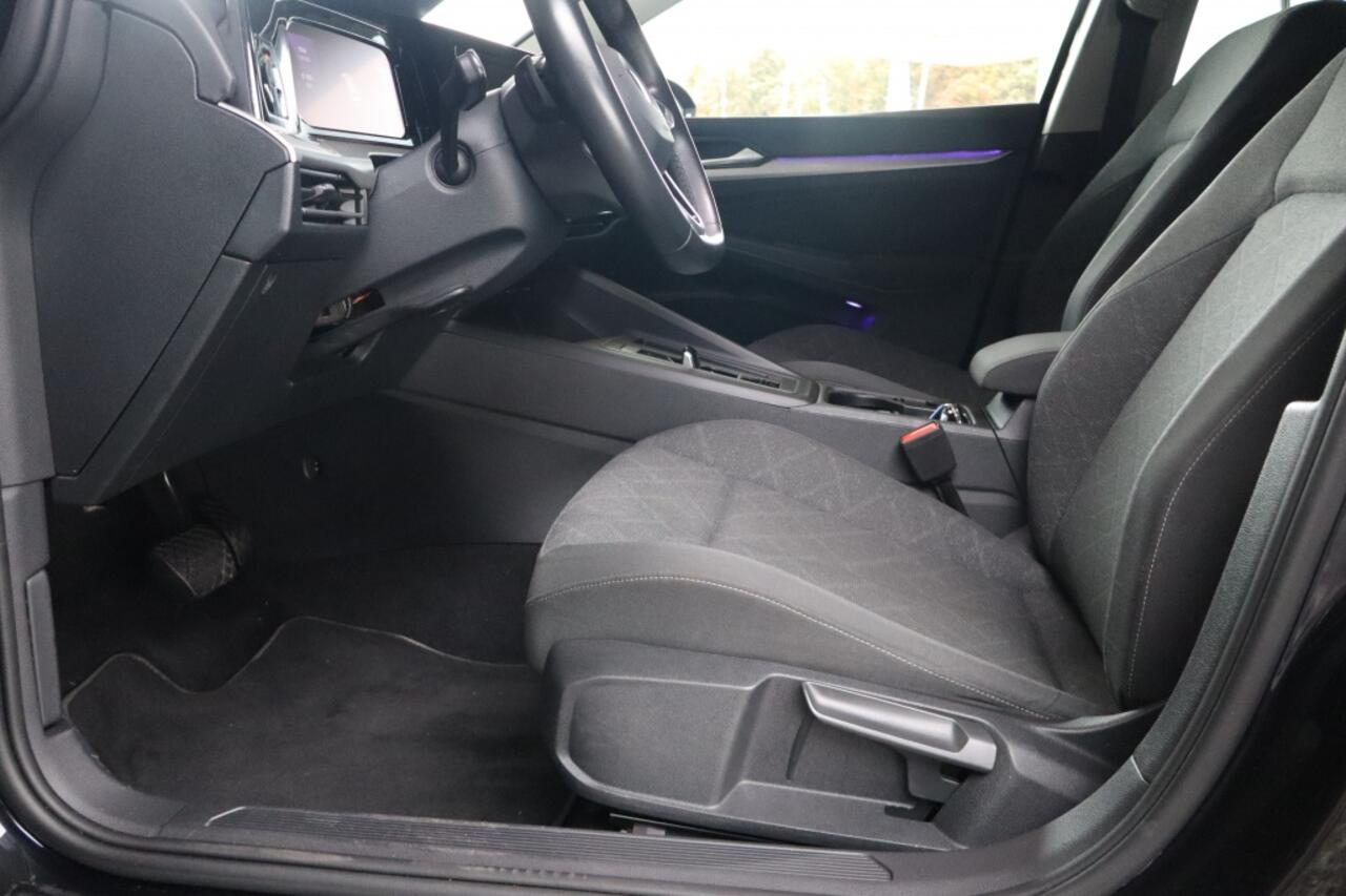 Volkswagen GOLF 1.5 eTSI Style | Geen import | Navi | Cruise | Sfeerverlichting