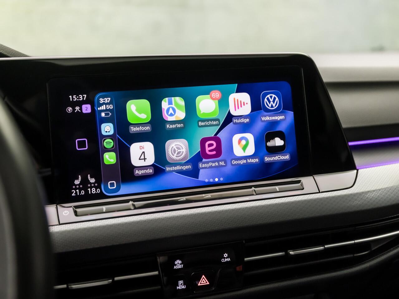 Volkswagen GOLF 1.0 TSI Sport Automaat (SCHUIFDAK, APPLE CARPLAY, STUUR/STOELVERWARMING, DYNAMISCHE KNIPPERLICHTEN, SFEERVERLICHTING, CAMERA, KEYLESS, ADAPTIVE CRUISE, NIEUWSTAAT)