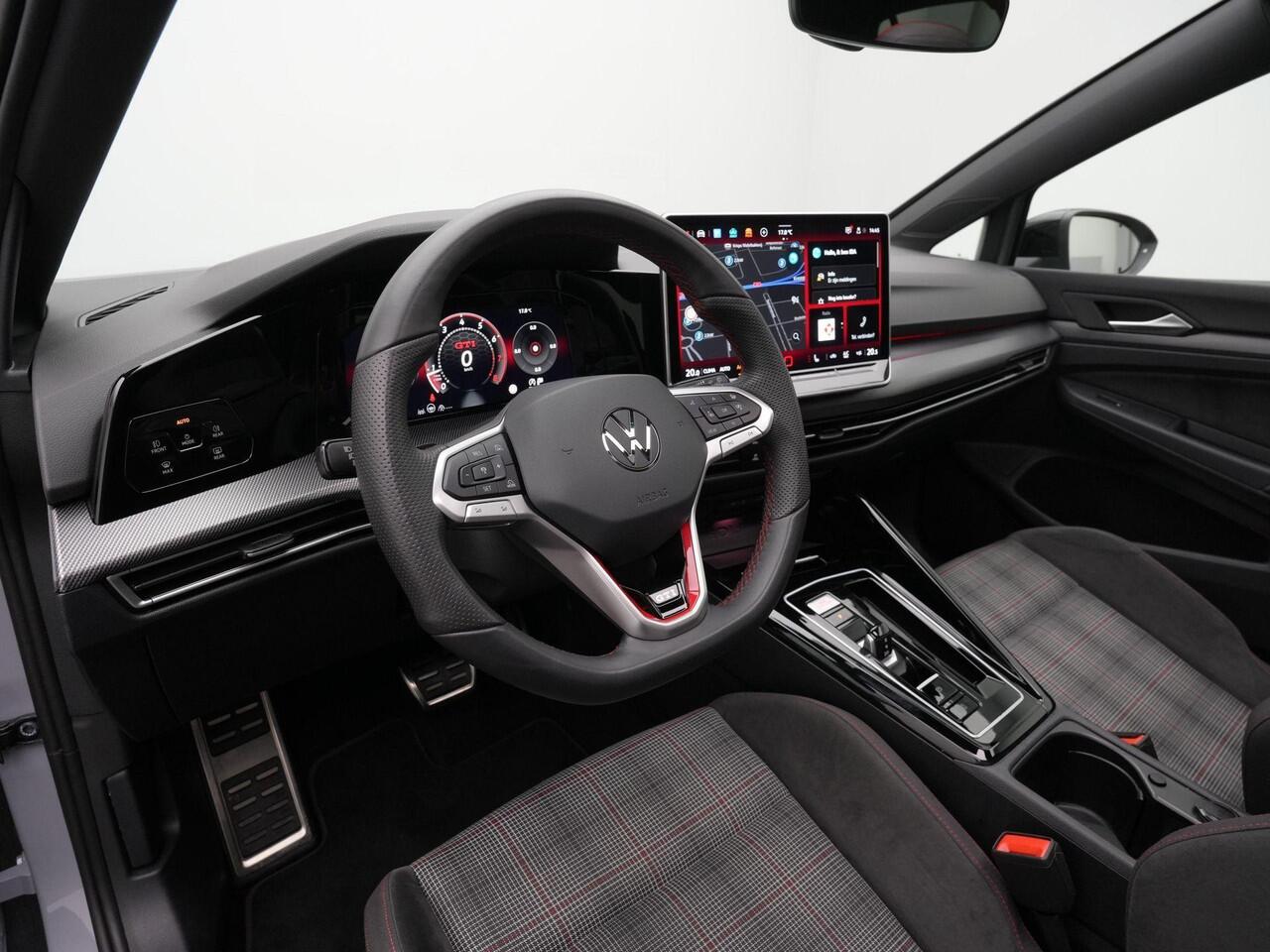 Volkswagen GOLF 2.0 TSI 265 pk DSG GTI | Panoramadak | Adaptief onderstel | Head-up display | 360 camera | IQ Light