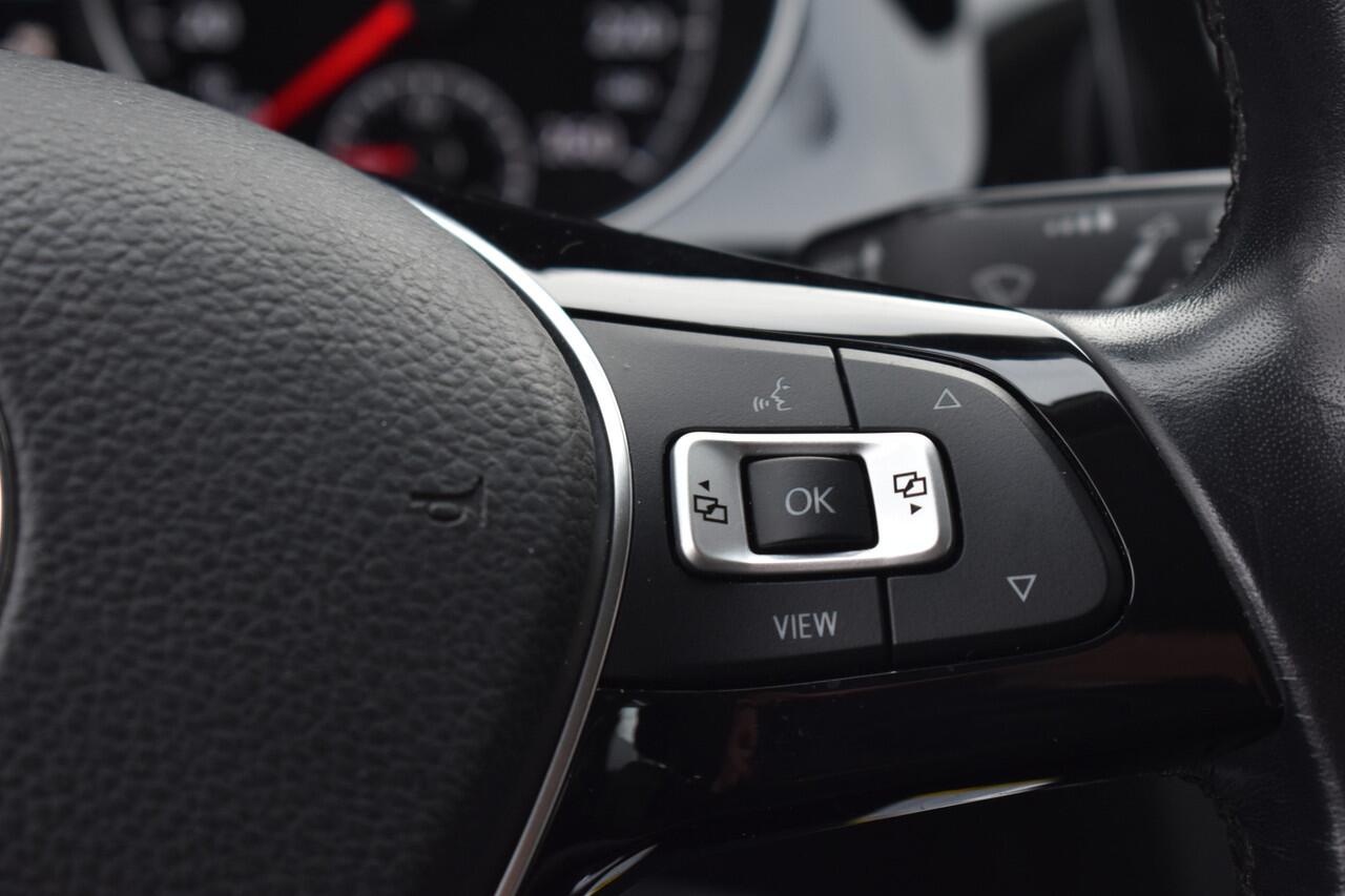 Volkswagen GOLF 1.5 TSI Highline Pack | 18'' LMV | Stoelverwarming | Climate | 12 mnd BOVAG garantie | Whatsapp 06-5318899