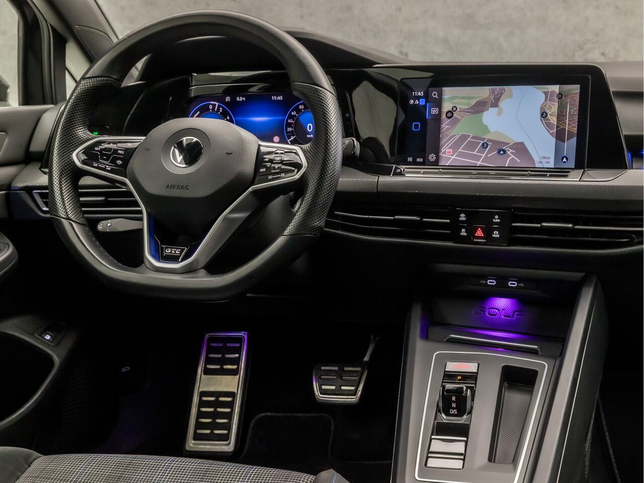 Volkswagen GOLF 1.4 eHybrid GTE Sport 245Pk Automaat (APPLE CARPLAY, GROOT NAVI, GETINT GLAS, KEYLESS, SPORTSTOELEN, PARKEERSENSOREN, SFEERVERLICHTING, CRUISE, NIEUWSTAAT)