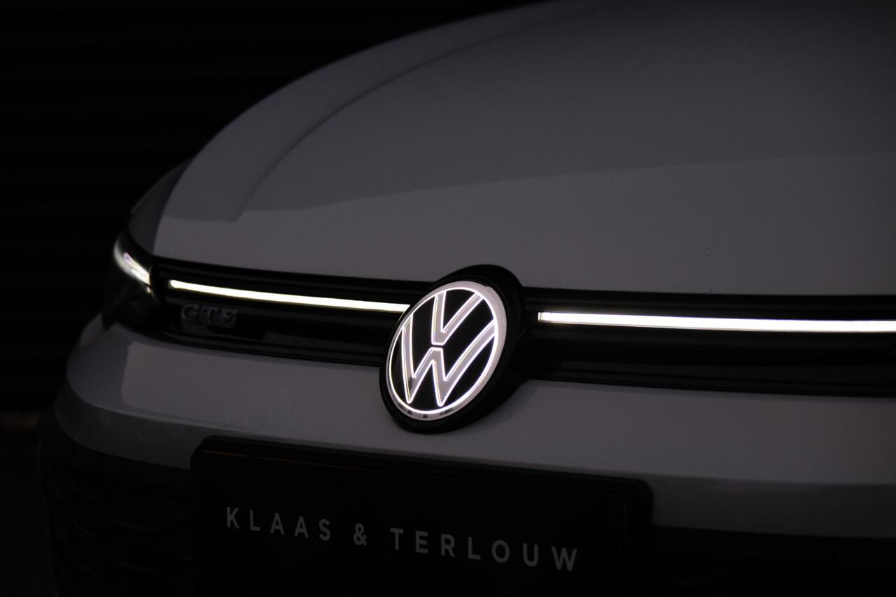 Volkswagen GOLF 8.5 1.5 eHybrid GTE / IQ Light / 3 zone airco / Apple Carplay / Ice Blue Metallic / ACC Cruise Control