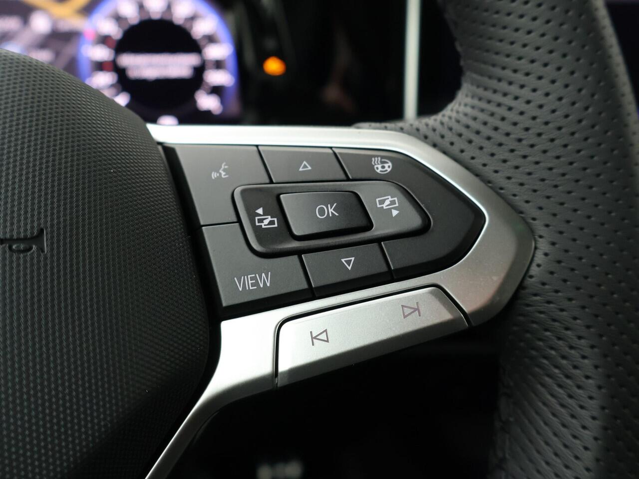 Volkswagen GOLF 8 GTE 1.5 eHybrid 200 kW / 272 PK Hatchback 6-DSG | Panoramadak | Black Style |