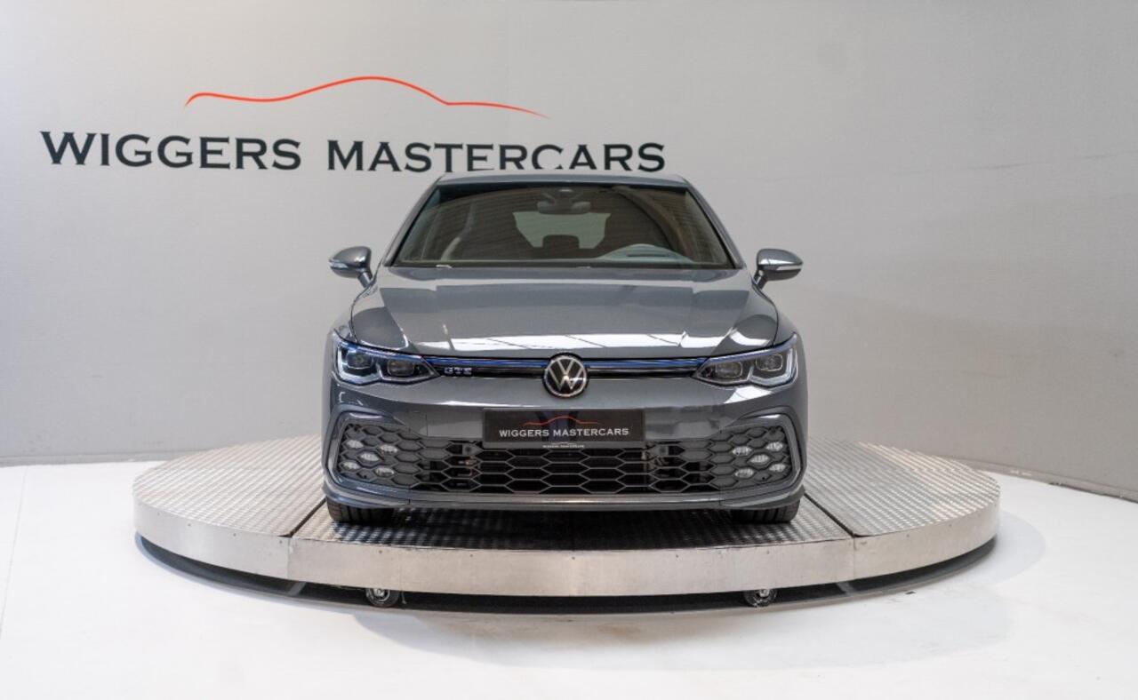 Volkswagen GOLF GTE 245 PK Hybrid, Keyless, 18 Inch, Sportstoelen, Head-up, Dolphin Grey Metallic