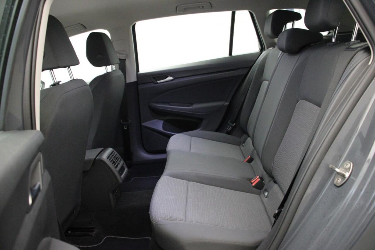 Volkswagen GOLF Variant 1.0 TSI - Carplay, Digitaal Cockpit, Cruise, Trekhaak