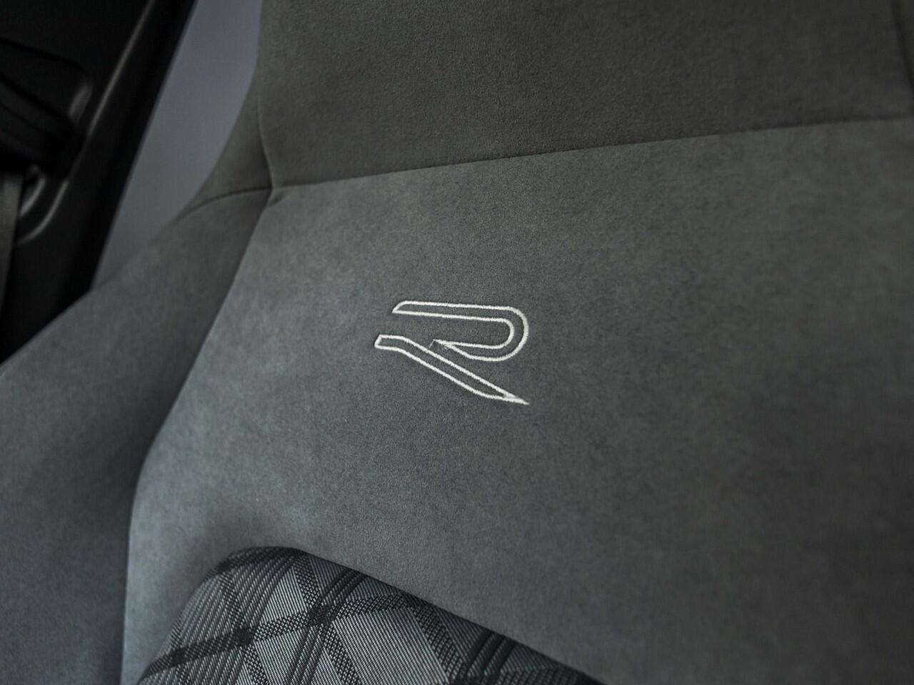 Volkswagen GOLF 1.5 2x R-Line Business 150pk dsg. i Qlight. Stoel Verw. 19 inch lm.