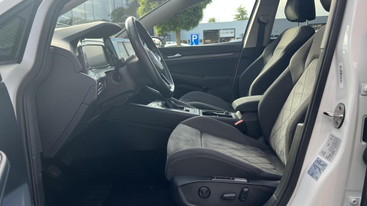 Volkswagen GOLF 1.5 TSI Style | Pano | Head-Up | Camera