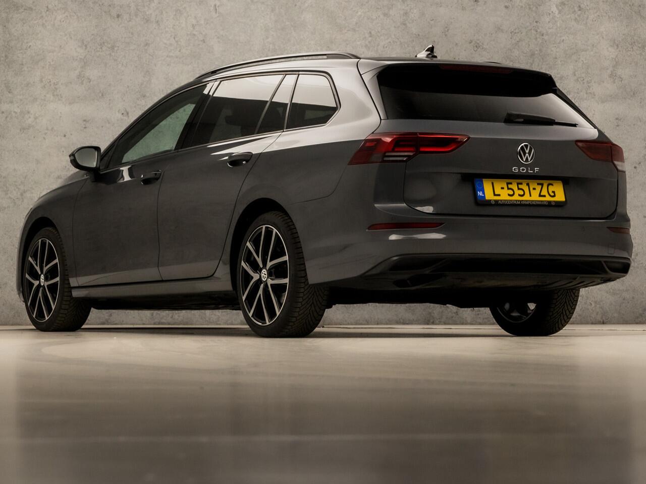 Volkswagen GOLF Variant 1.0 TSI Sportline (APPLE CARPLAY, GROOT NAVI, PARKEERSENSOREN, KEYLESS, GETINT GLAS, SPORTSTOELEN, LM VELGEN, LANE ASSIST, NIEUWSTAAT)