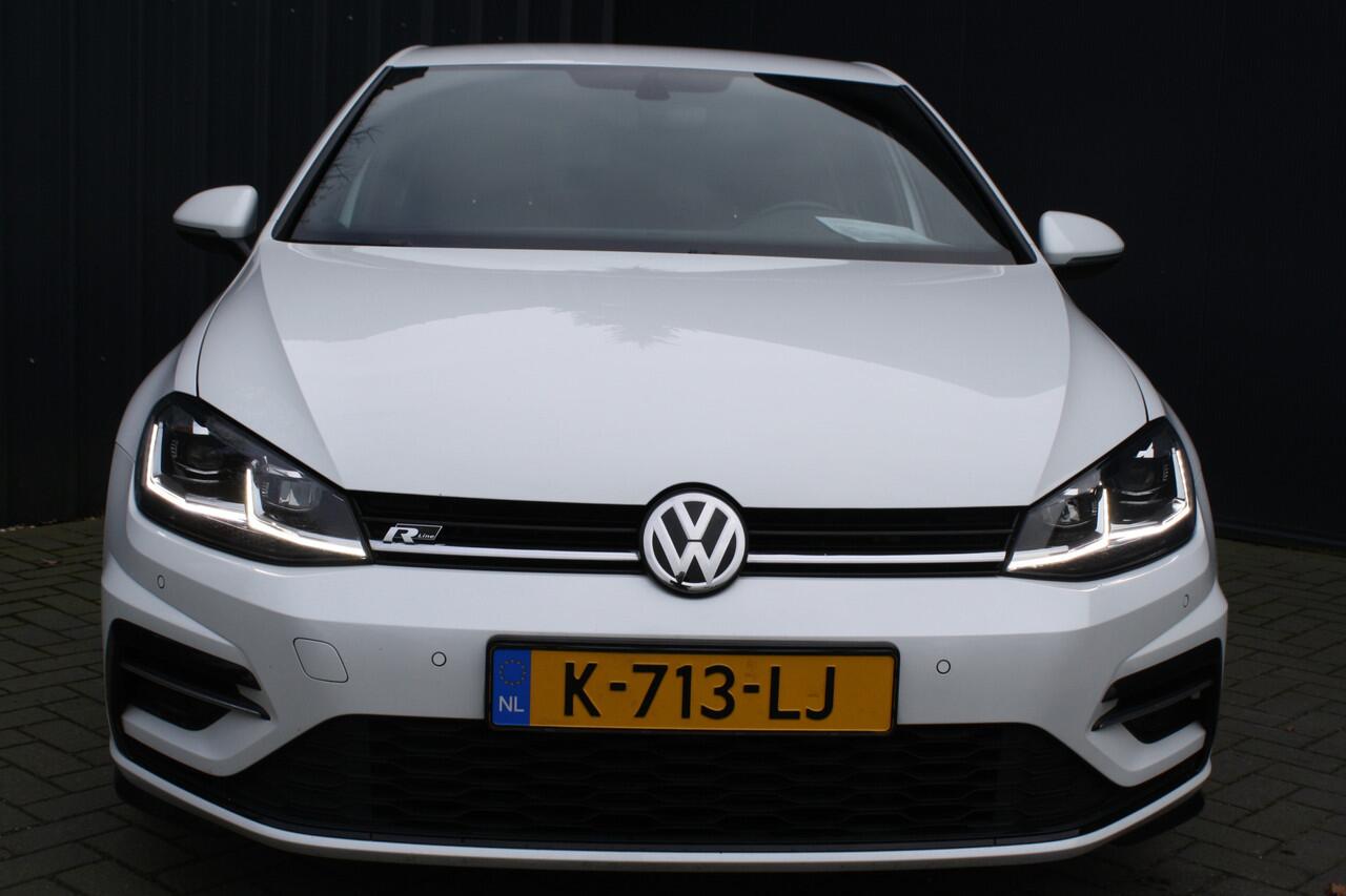 Volkswagen GOLF 1.5 TSI Highline Business R - AUTOMAAT - NAVIGATIE - PDC - VIRTUAL COCKPIT - KEYLESS