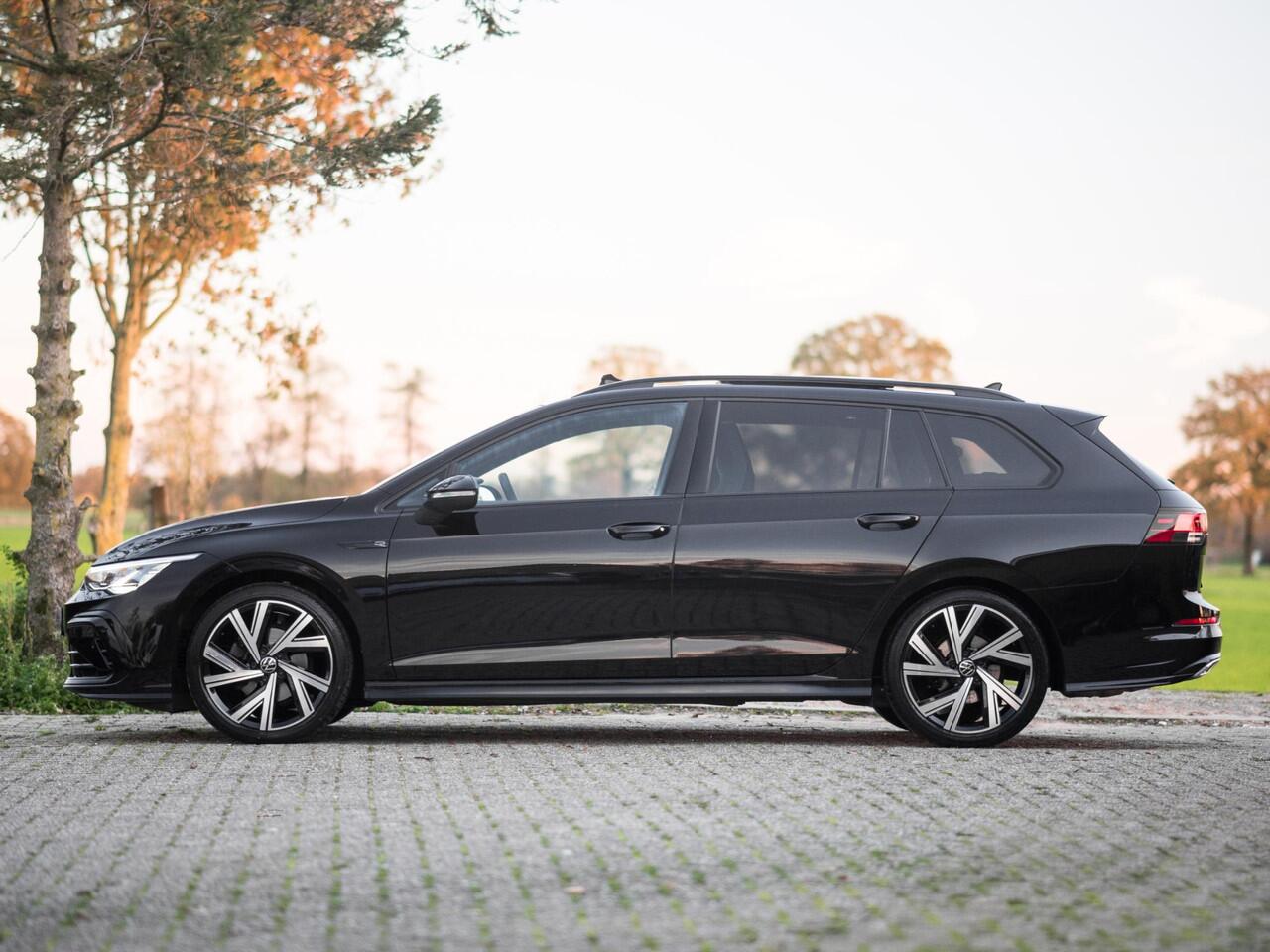 Volkswagen GOLF Variant 1.5 eTSI R-Line Pano ACC Stoelv