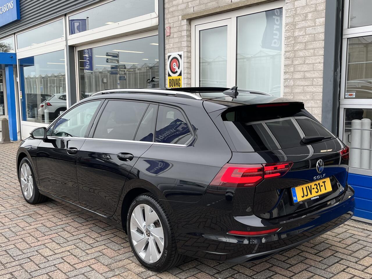 Volkswagen GOLF Variant 1.5 eTSI Style / AUTOMAAT/ PANO/ ELEKTR. TREKHAAK/ ELEKTR. STOEL./ MATRIX/ ADAPT. CRUISE/ DIGITAL DASH/ NAVI/ PARK. SENSOREN/ APP-CONNECT/ NAVI