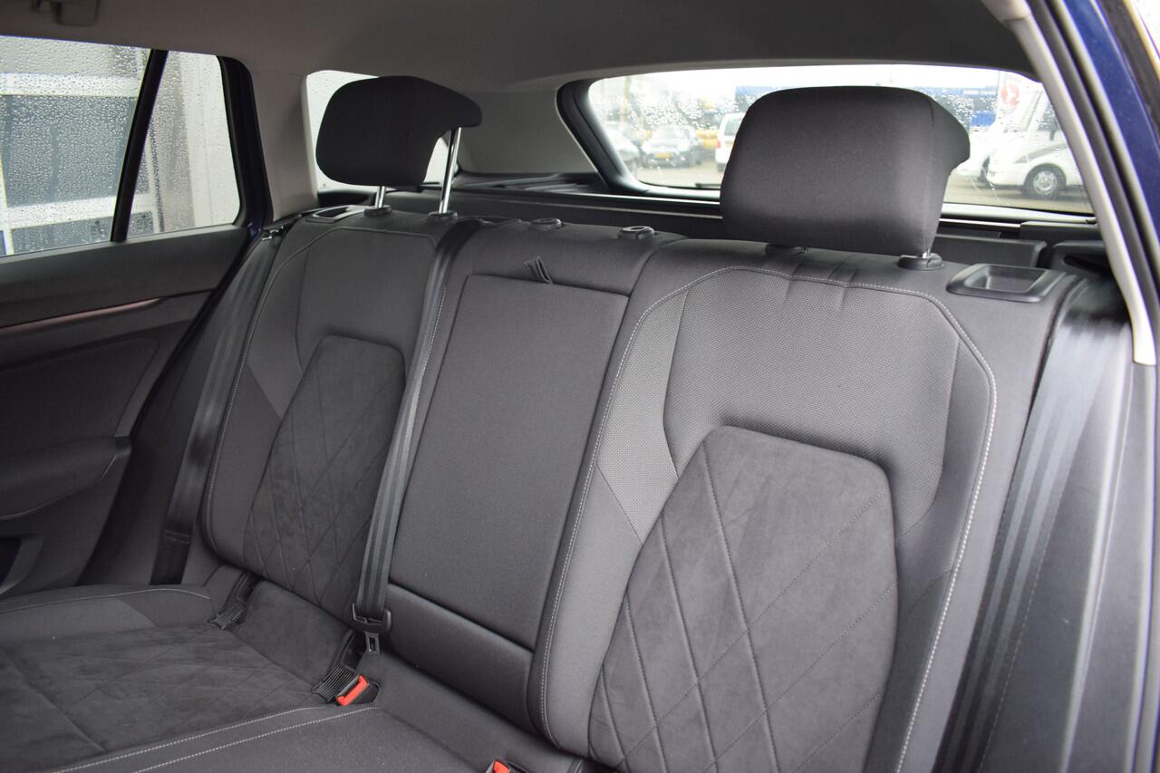 Volkswagen GOLF Variant 1.0 TSI Life Business | Apple CarPlay | Stuur- en Stoelverw. | Camera