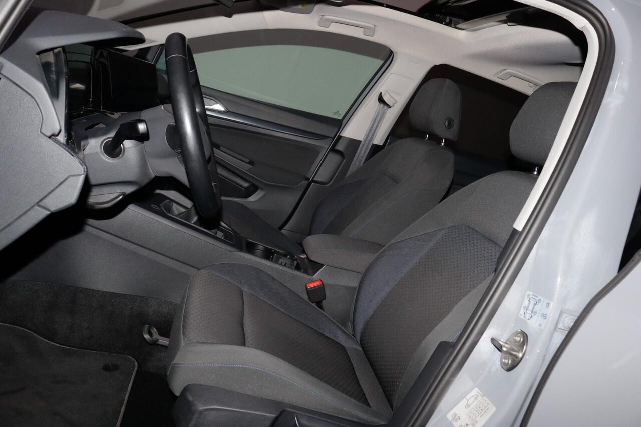 Volkswagen GOLF 1.5TSI LIFE Business PANO | IQ LIGHTS | VIRTUAL | ACC | STUUR+STOELVERW | CARPLAY | AMBIANCE LIGHT | LMV