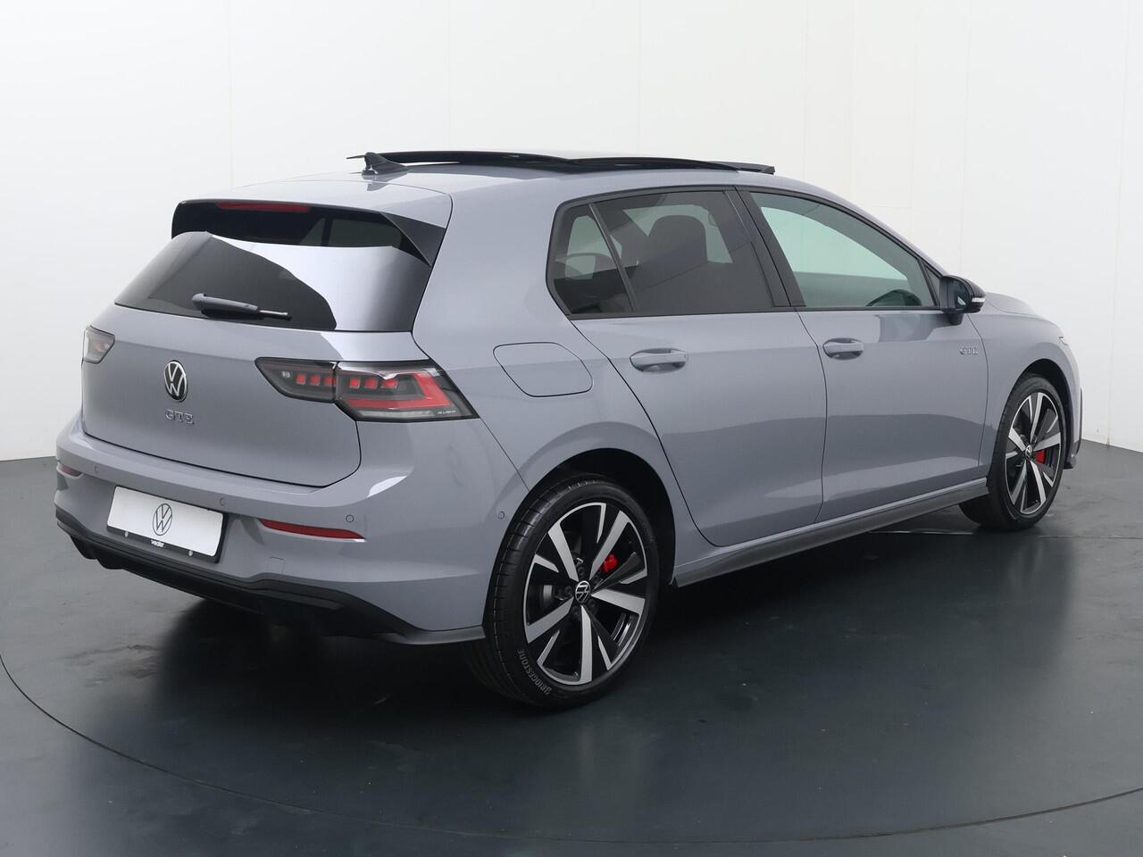 Volkswagen GOLF 8 GTE 1.5 eHybrid 200 kW / 272 PK Hatchback 6-DSG | Panoramadak | Black Style |