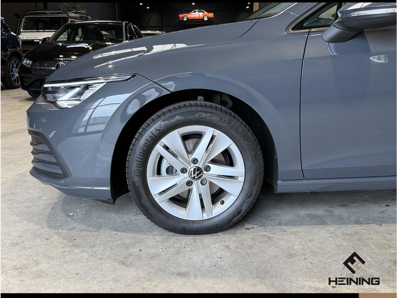 Volkswagen GOLF 1.0 eTSI Life. Automaat. Navi. Apple carplay. Adaptive. Hollandse auto met NAP