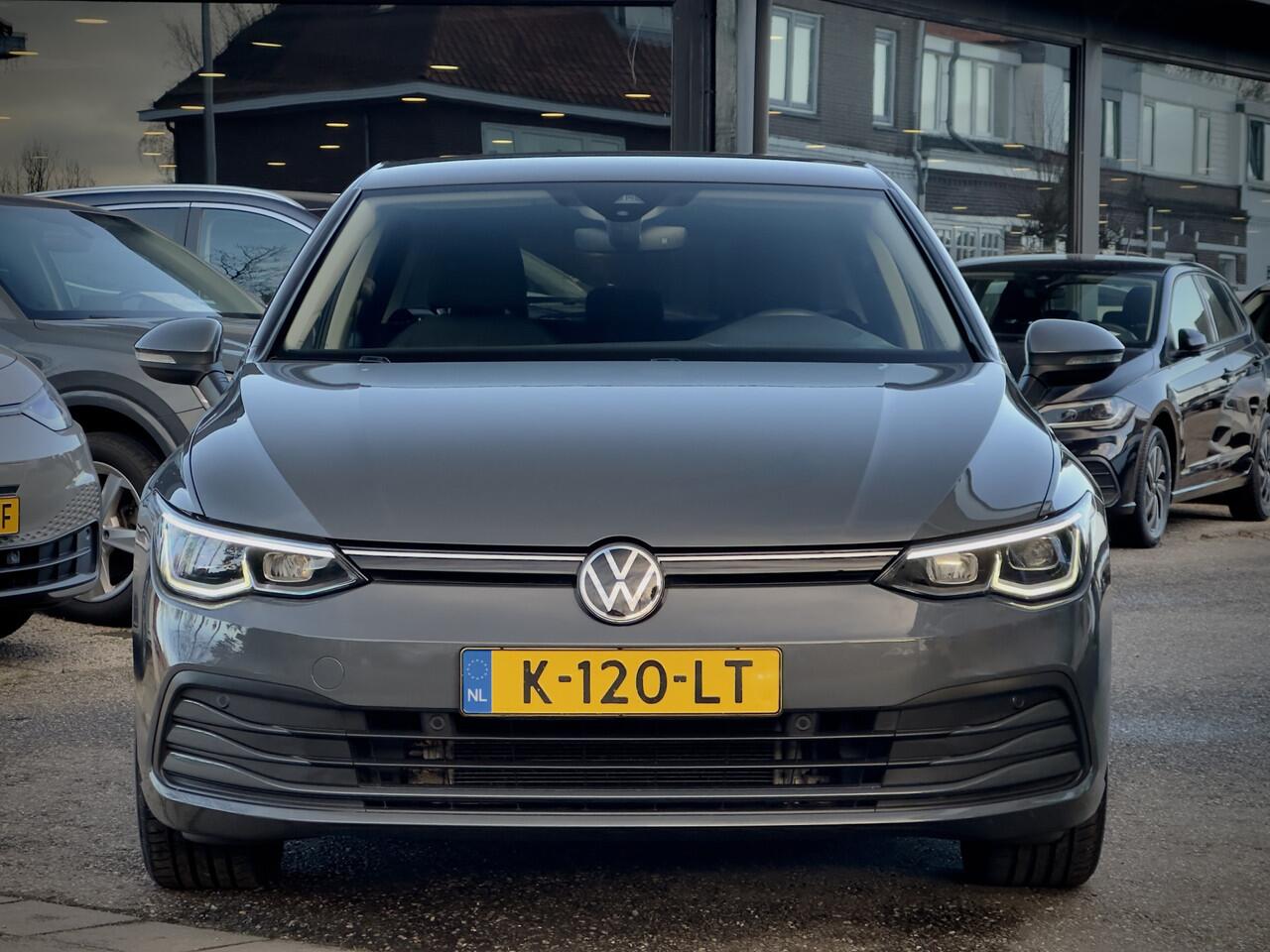 Volkswagen GOLF 1.5 TSI LIFE EDITION NAVI DIGI-DASH APPLE-CARPLAY LED LMV PDC