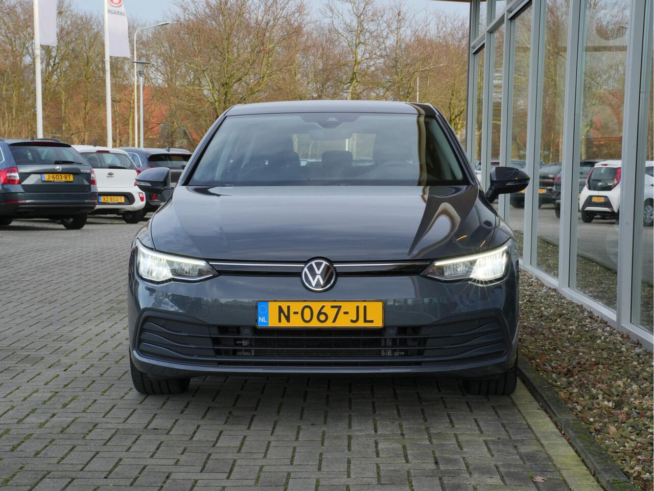 Volkswagen GOLF 1.0 eTSI DSG Life | Navigatie | Camera | Adaptive Cruise | LED | Android/Apple Carplay