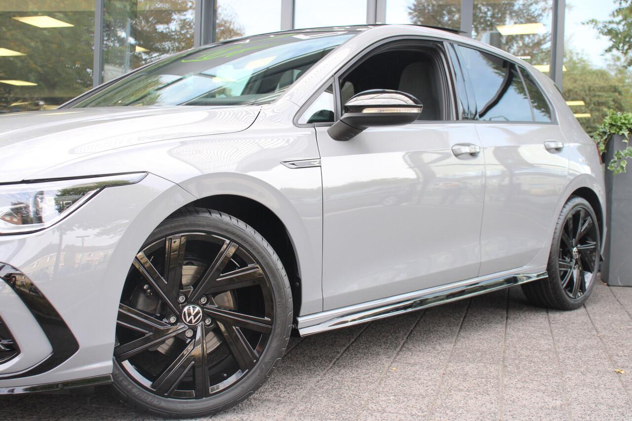 Volkswagen GOLF 1.5 eTSI R-Line Edition Navi/Camera/Keyless/Harman Kardon/Head-up/Sfeerverlichting/IQ/Matrix/Panoramadak/H-leder/18Inch