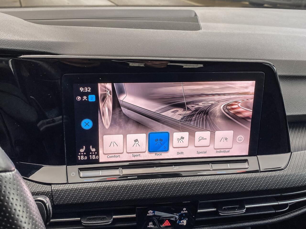 Volkswagen GOLF 2.0 TSI R 320PK 4Motion | PANORAMADAK | MATRIX LED | CAMERA | KEYLESS | WINTER PAKKET |