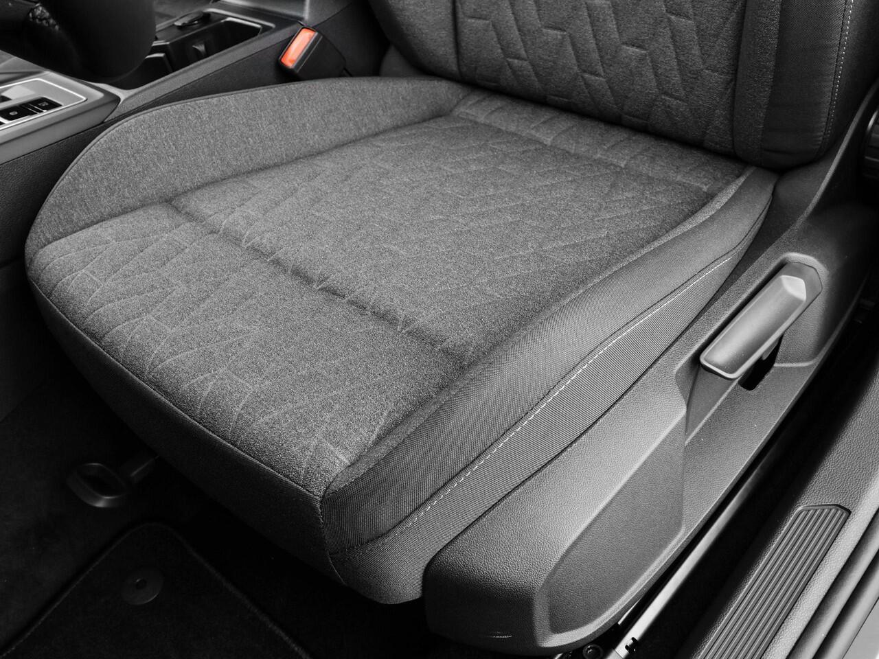 Volkswagen GOLF Life Edition 1.5 eHybrid 204 PK 6 versn. DSG PRIVATE LEASE VANAF ¤459P/M · Draadloze telefoonverbinding · Achteruitrijcamera · Voorraad OUTLET ·