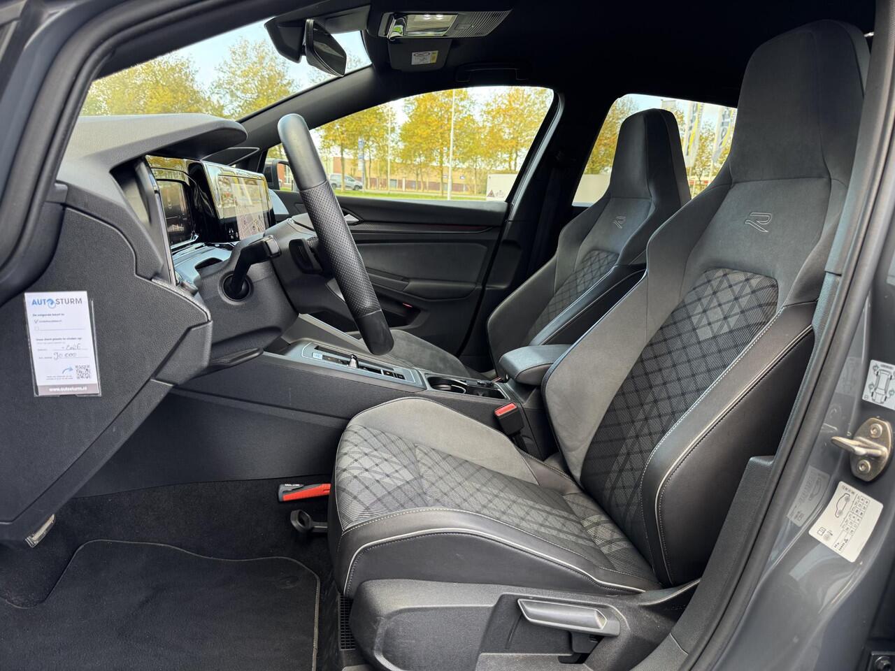 Volkswagen GOLF 1.5 eTSI R-Line 150pk NL-Auto + Afneembare Trekhaak!