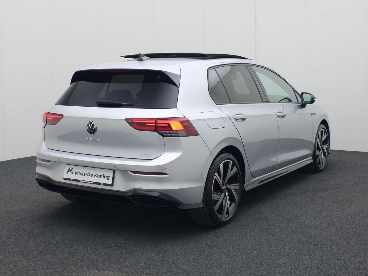 Volkswagen GOLF 1.5eTSI/150PK R-Line Blackstyle DSG · Panoramadak · Camera · Apple/Android · Stoelverwarming