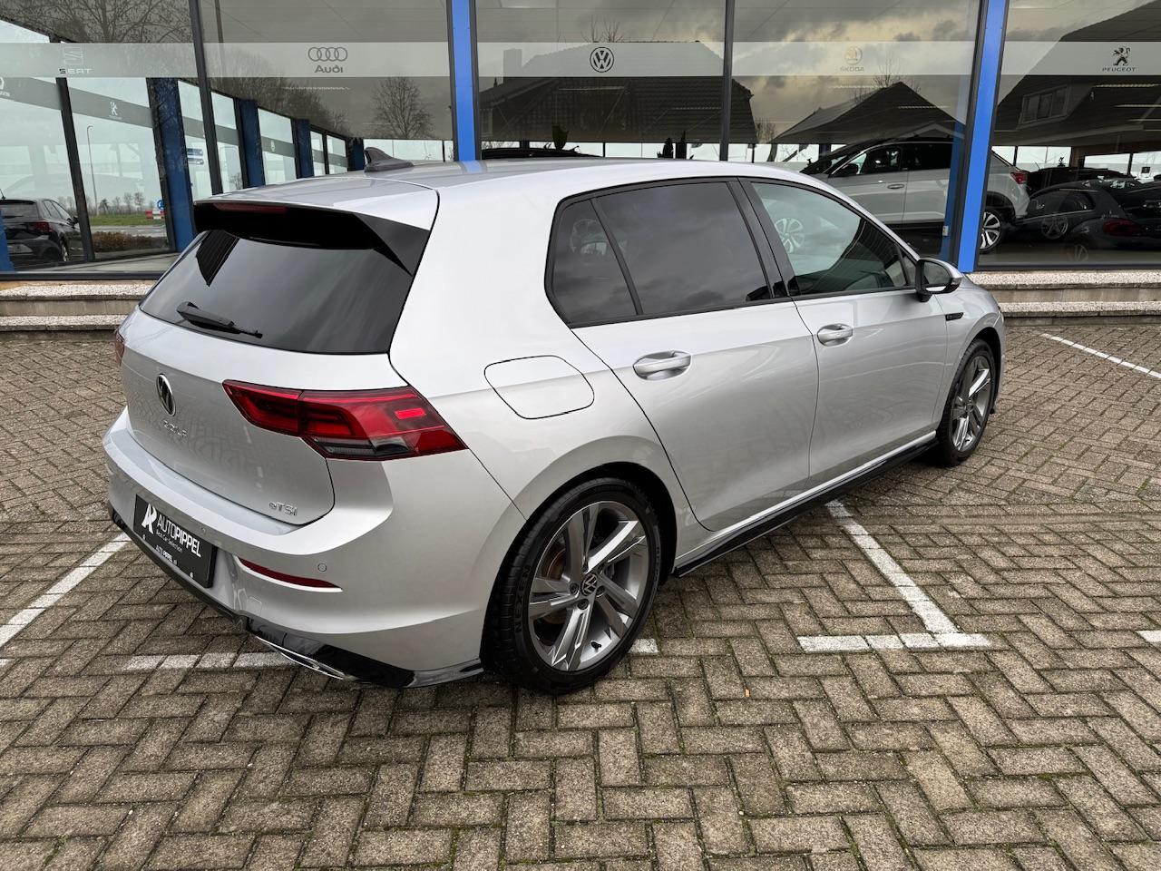 Volkswagen GOLF 1.5 eTSI R-Line 150pk | DSG | 17"LMV | ACC | LED | Camera | 1e Eig. | Mooi!