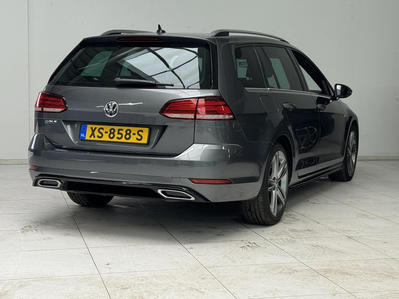 Volkswagen GOLF Variant 1.5 TSI Highline Business R | Navigatie | Camera | Cruise control adaptief | R-line