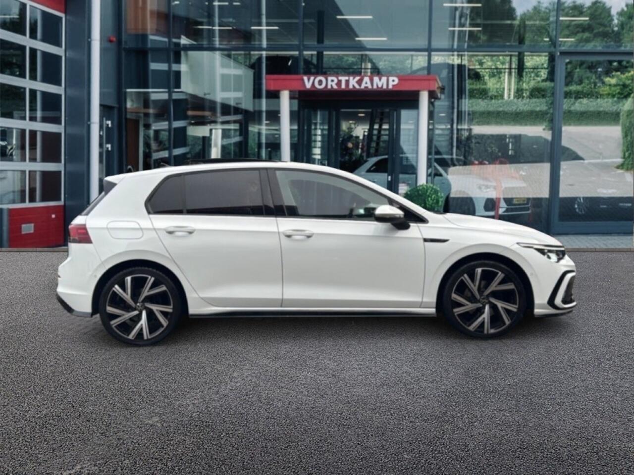 Volkswagen GOLF 1.5 eTSI R-LINE PANO-DAK/NAVI/CAMERA/ACC/STOELVERW