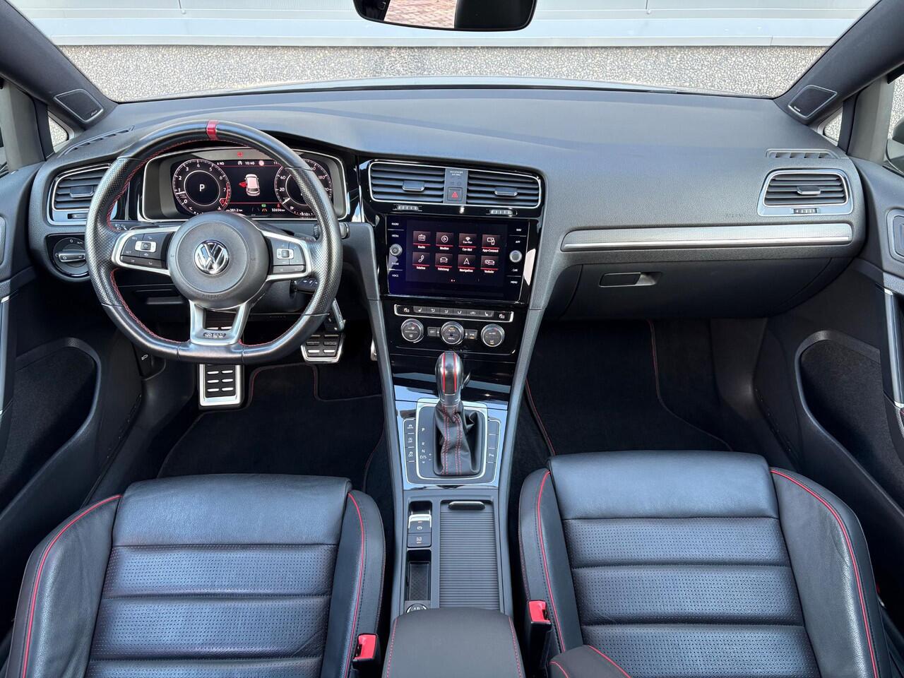 Volkswagen GOLF 2.0 TSI GTI TCR PANO | DCC | DYN