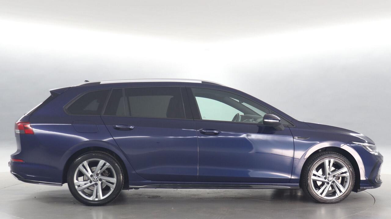 Volkswagen GOLF Variant 1.5 TSI 130pk R-Line / Navigatie / Camera / Keyless