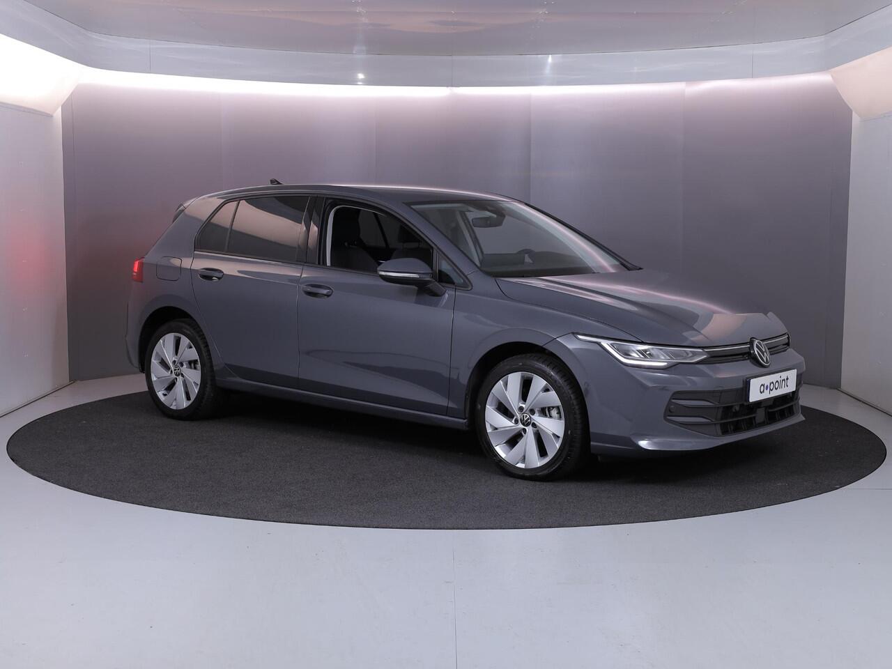 Volkswagen GOLF 1.5 eHybrid Life Edition 204 pk Automaat (DSG) | Verlengde garantie | Navigatie via App | Parkeersensoren (Park assist) | Achteruitrijcamera | Stoelverwarming |