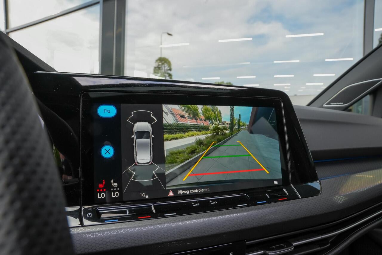 Volkswagen GOLF GTI Clubsport 45 Jahre 2.0 300pk TSI |Akrapovic|Harman&Kardon|Nürburgring|panoramadak|HUD|Harman&Kardon|IQ light|