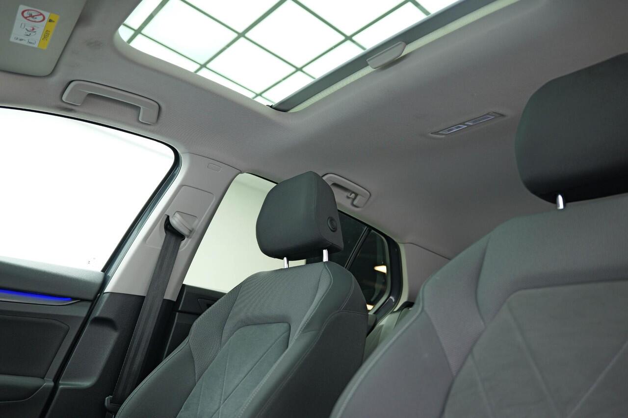 Volkswagen GOLF 1.5 TSI Highline Business R |Pano|Memory|Camera|Massage|