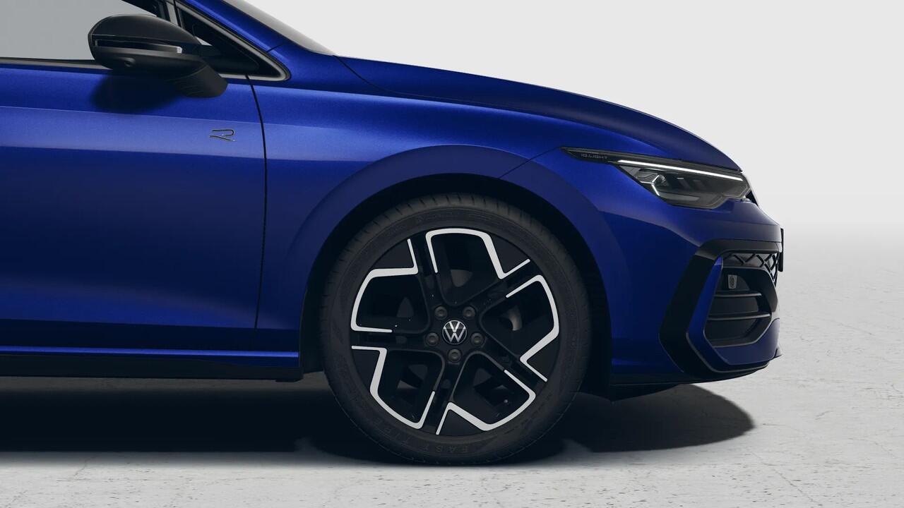 Volkswagen GOLF R-Line Edition | 'App-Connect' draadloze smartphone integratie | Achterbank in ongelijke delen neerklapbaar incl. middenarmsteun en doorlaadmogelijkheid | Afstandscontrolesysteem (Front Assist)