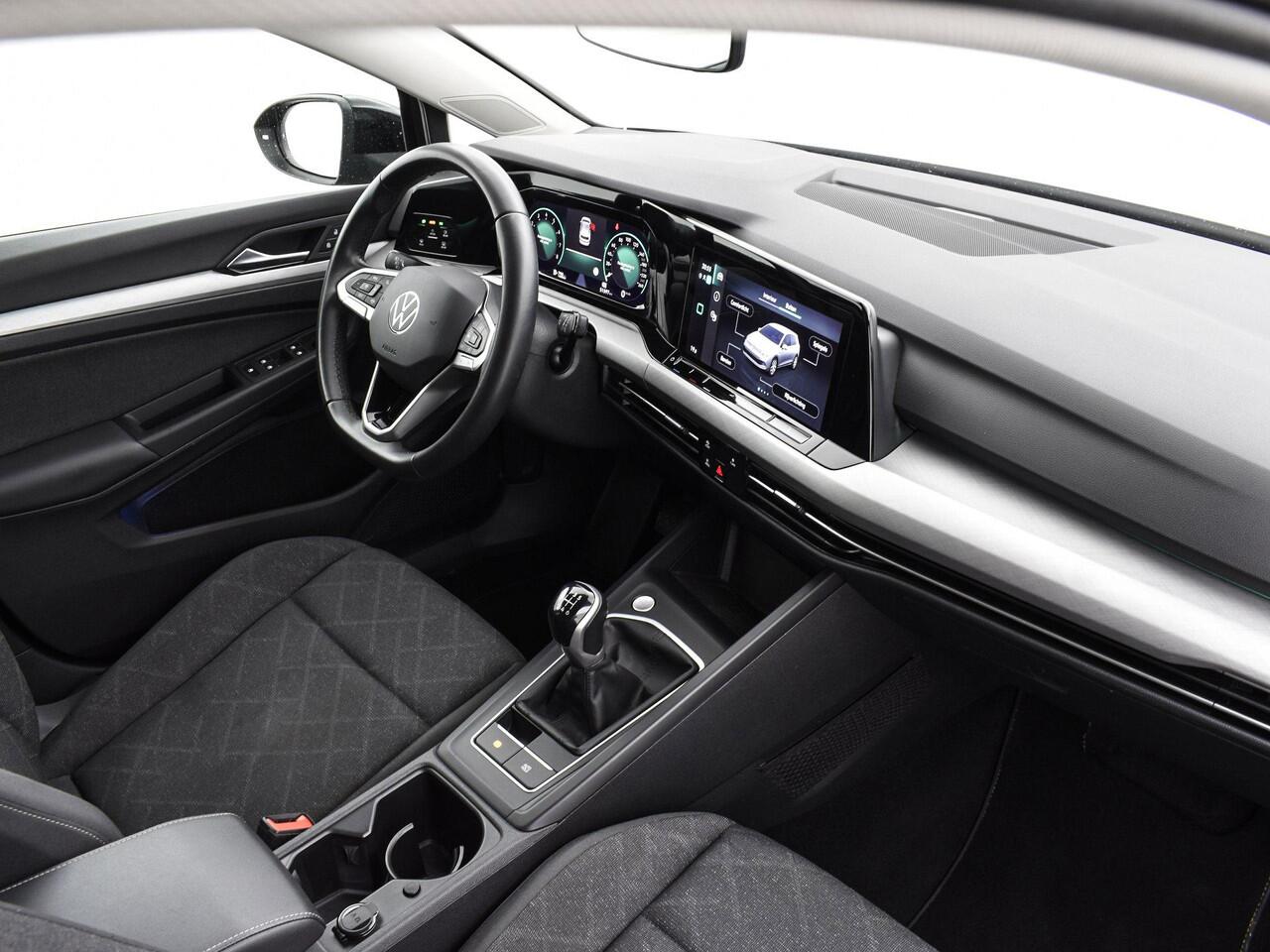 Volkswagen GOLF 1.0 TSI 110pk Life · Apple/Android Car Play · Navigatie · P-Sensoren · Sfeerverlichting · Getint Glas · 16'' Inch · Garantie t/m 03-07-2027 of 100.000km