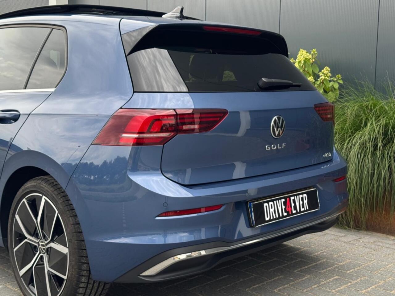 Volkswagen GOLF 1.5 eTSI 50 Edt. FULL PANO NAVI CAMERA CLIMATE MASSAGE