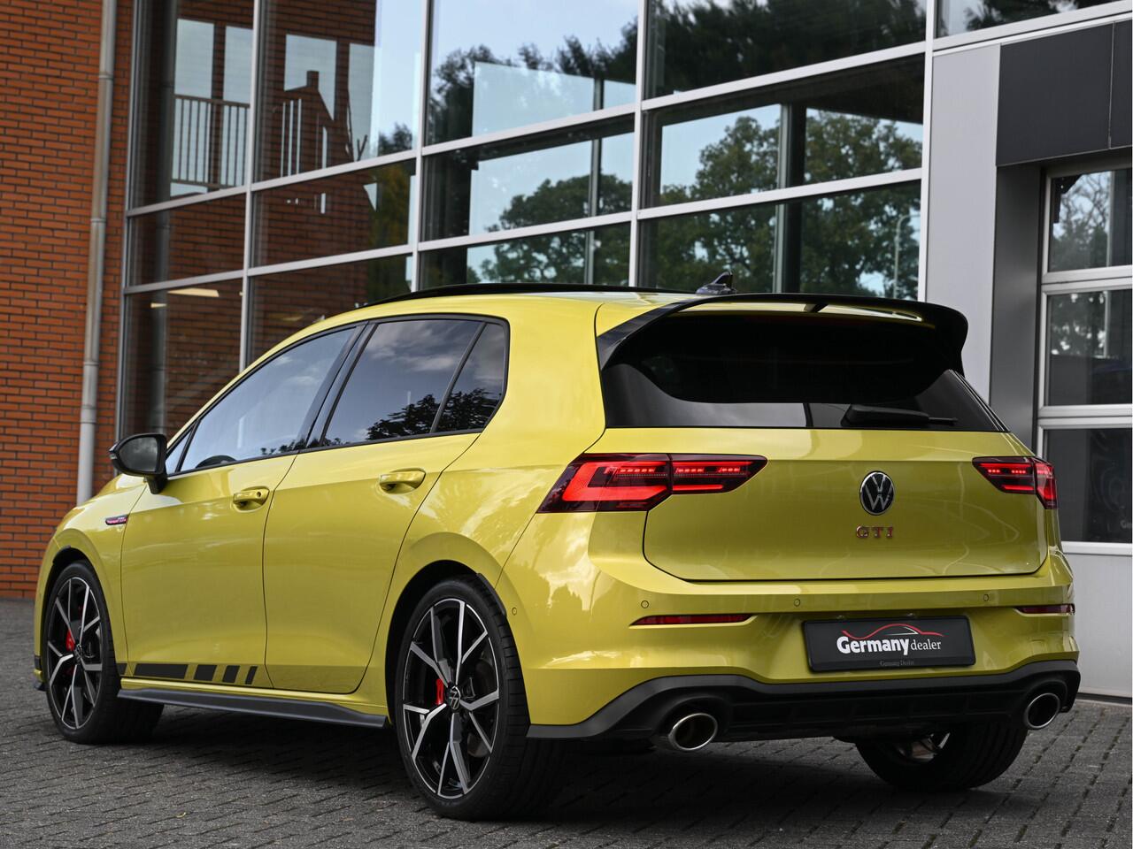 Volkswagen GOLF 2.0TSI 300pk GTI Clubsport Pano IQ-Light H&K Keyless Camera Stoel+Stuur Verw. VOL!!