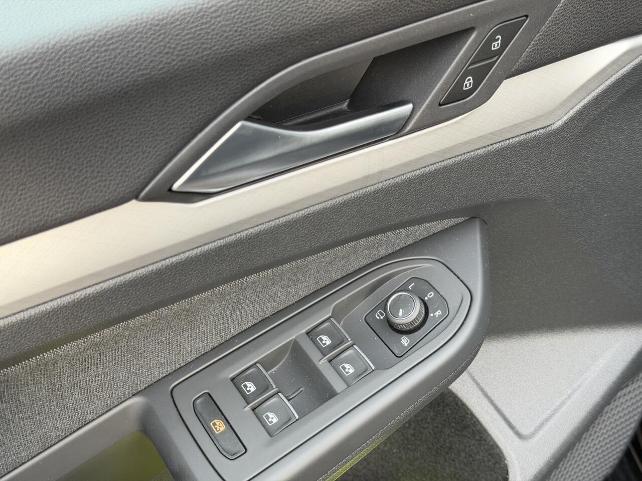 Volkswagen GOLF 1.0 TSI Life | Camera | Dodehoek | ACC