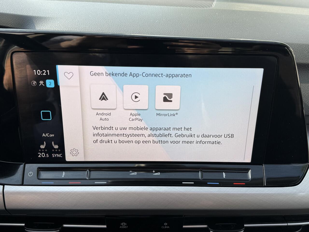 Volkswagen GOLF 1.5 eTSI Style Automaat PanoSchuifdak Navi Carplay