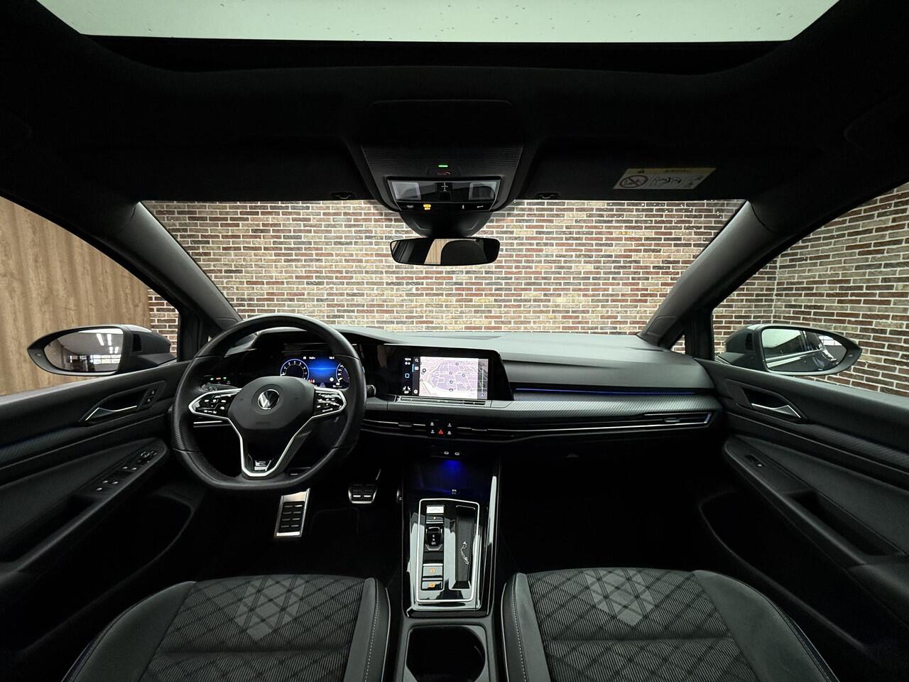 Volkswagen GOLF 1.5 TSI R-Line PANORAMA AMBIENT LIGHT STOEL/STUUR VERWARMING PARKEERHULP