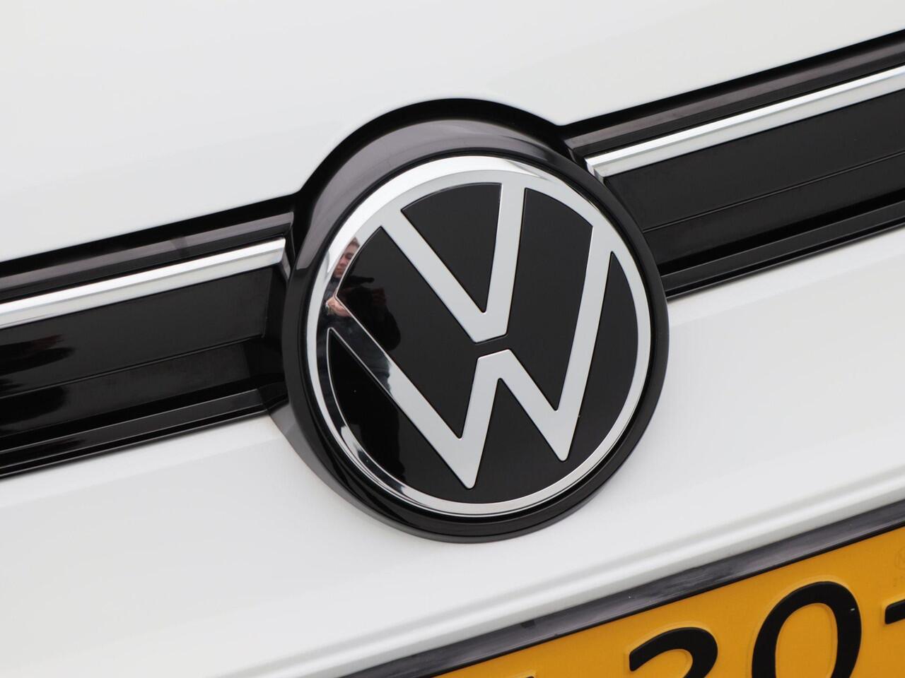 Volkswagen GOLF 1.5 eTSi 115 Pk Automaat Life Edition | Adaptive Cruise | 19 Inch | Climate Control | Stoelverwarming | Navigatie | Camera | Carplay | 31.146 Km!!