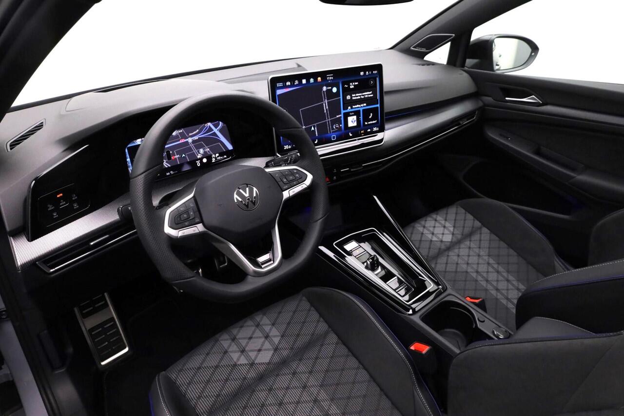 Volkswagen GOLF 1.5 eTSI 150 pk DSG R-Line | Trekhaak | Panoramadak | IQ Light | Harman/Kardon | Head-up display | Stuur-/stoelverwarming | Keyless | Side Assist