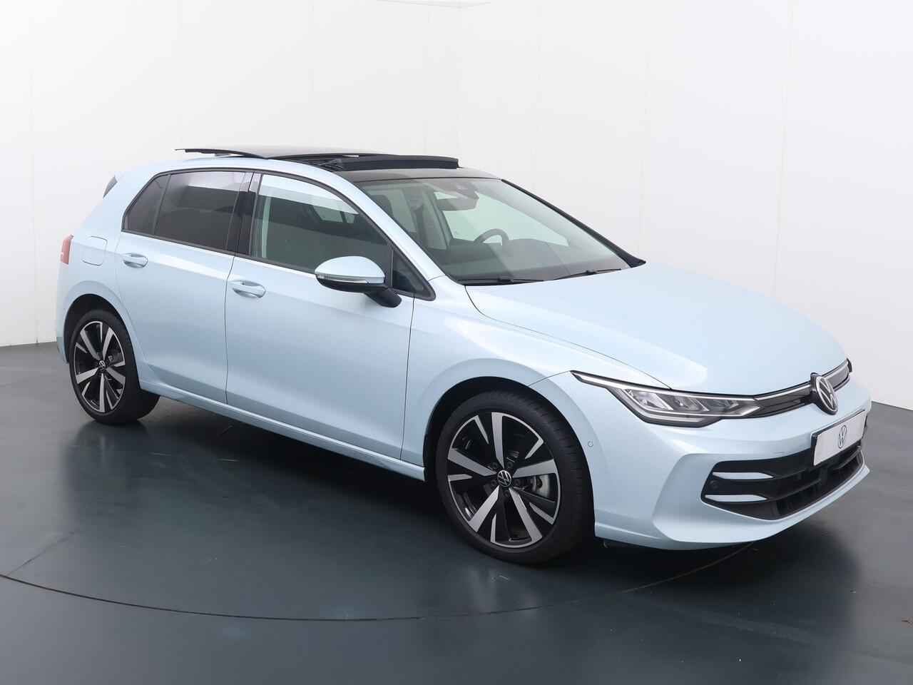 Volkswagen GOLF 1.5 eHybrid Life Edition | 204 PK | SoH100% | Automaat | Panoramadak | Adaptive cruise control | Achteruitrij camera |