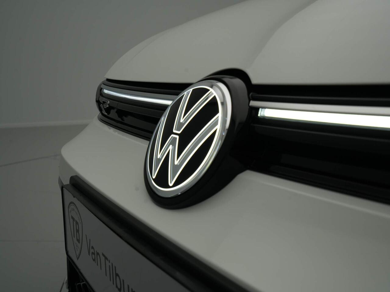 Volkswagen GOLF 1.5 eTSI 150pk DSG R-Line Edition Navigatie 360 Camera Acc Stoel/Stuurverwarming Carplay