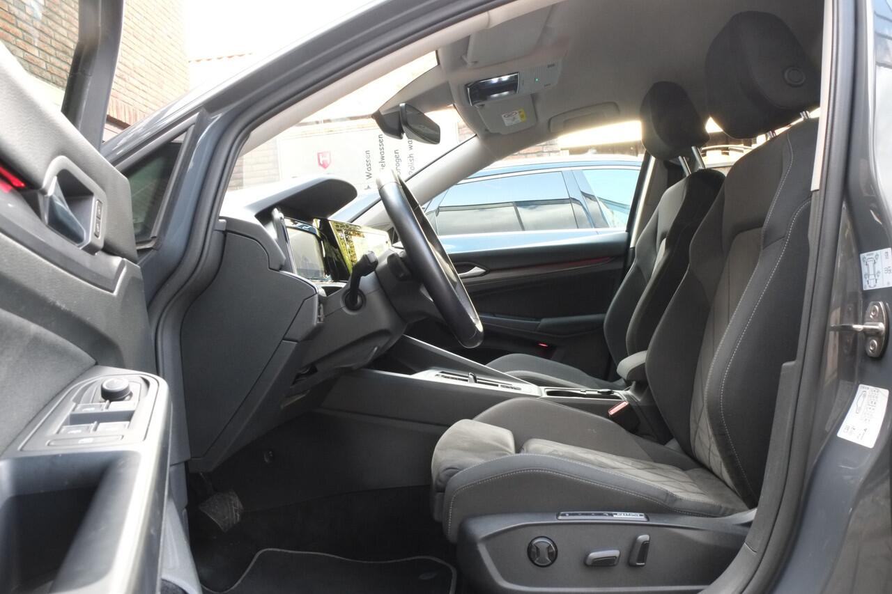 Volkswagen GOLF 1.5 eTSI Style AUT Trekhaak, Achteruitrijcamera, Navigatie, ACC, Dodehoek detectie