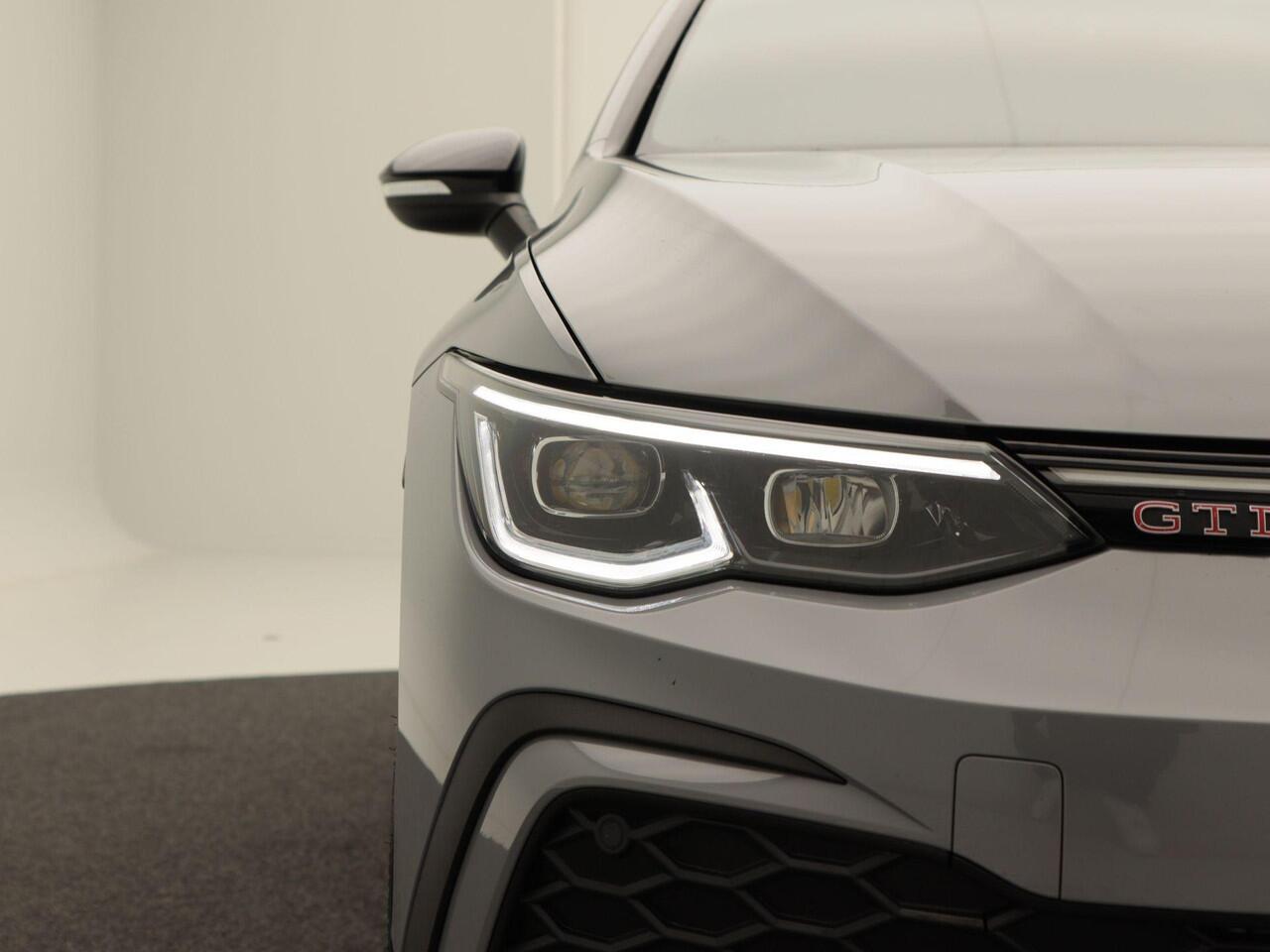 Volkswagen GOLF 2.0 GTi TSi 245 Pk Automaat | Panoramadak | Adaptive Cruise | Head Up | Navigatie | Carplay | 19 inch | 48.591 Km!!